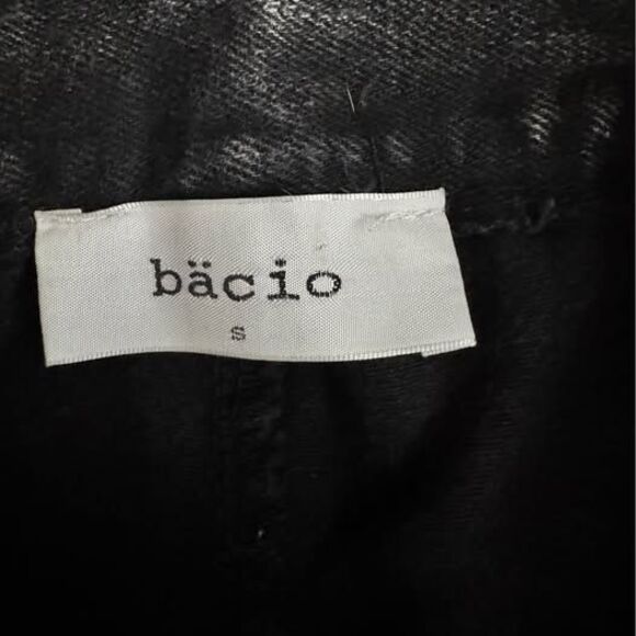 Bacio black denim shorts size small - Picture 3 of 7